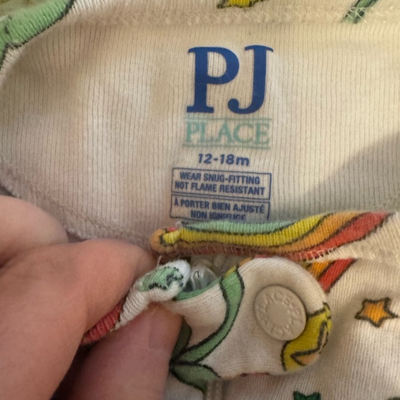 The Children's Place Zipper Sleepers / Valentine’s Day, Easter, St. Patrick’s - Picture 6 of 8